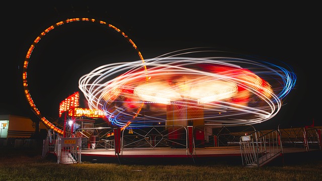 夜の遊園地