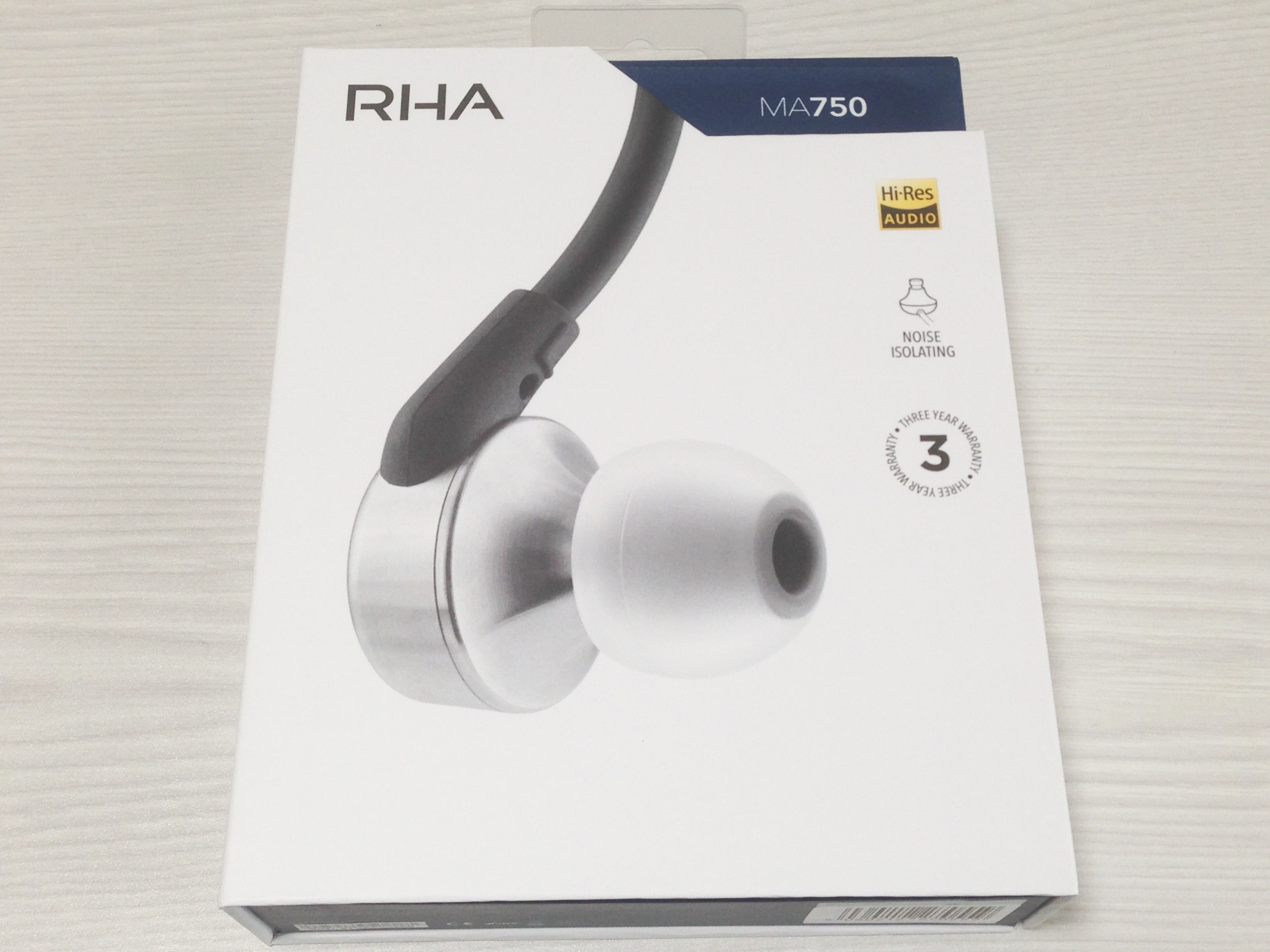 RHA MA750の外箱